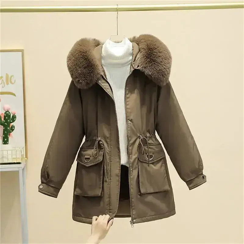 Parka femme imperméable avec capuche réglable et coupe féminine imperméable