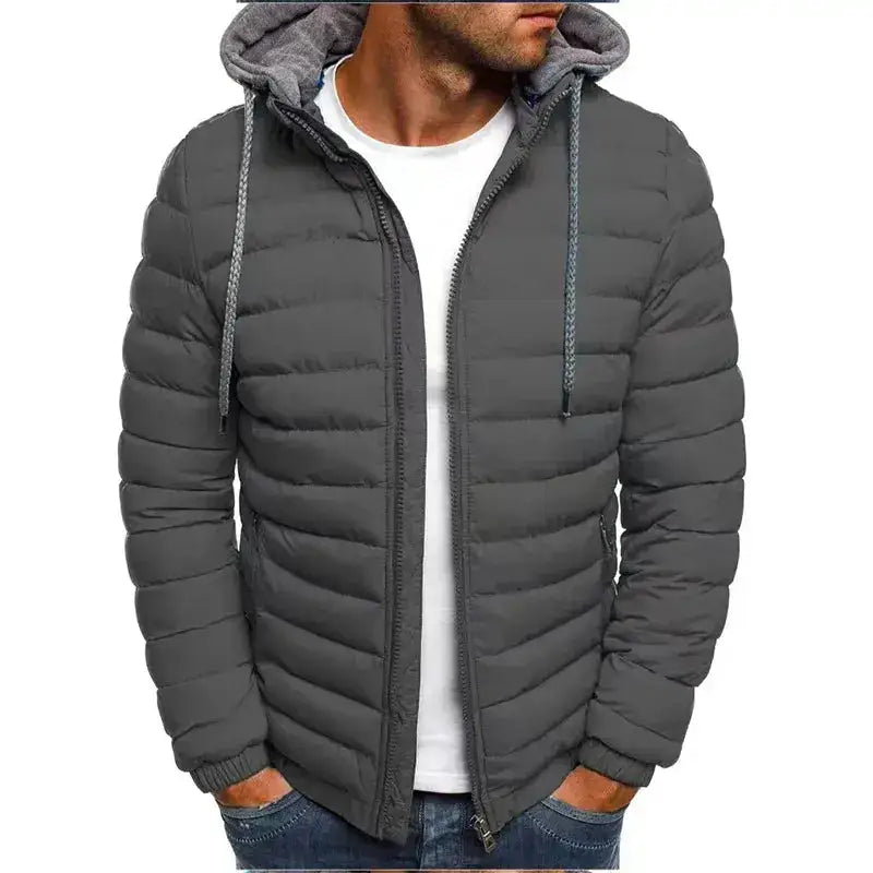 Doudoune parkas homme, veste matelassée grise à capuche avec t-shirt blanc et jeans bleus