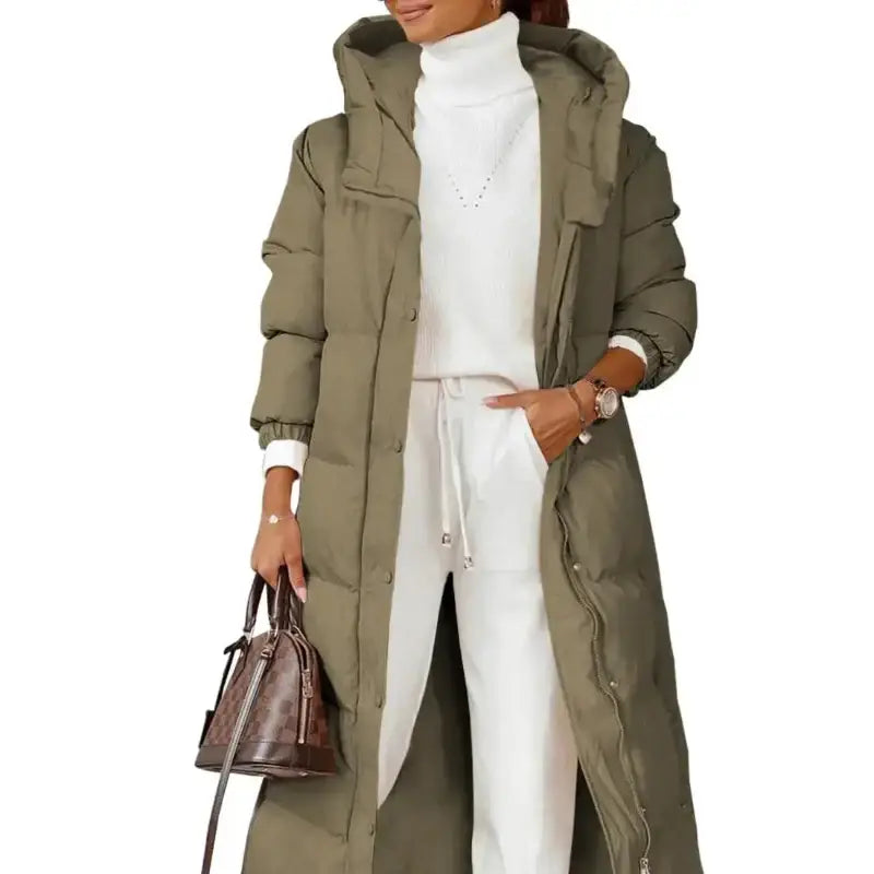 Longue parka femme olive avec capuche réglable, idéale pour usage quotidien
