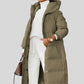 Longue parka femme olive verte avec capuche réglable, idéale pour usage quotidien