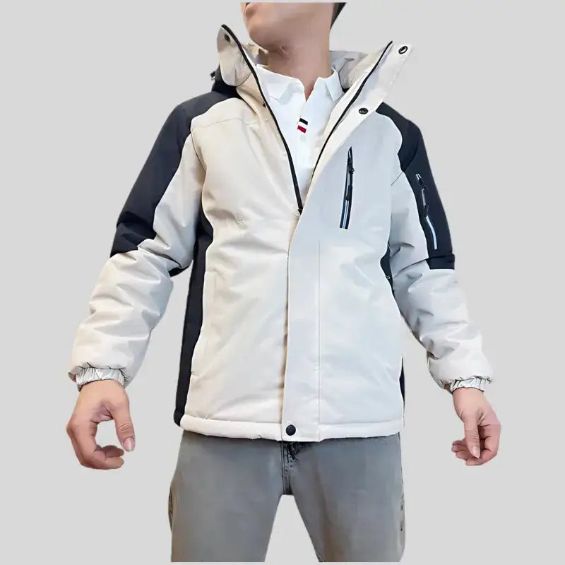 Parka homme bicolore à capuche de Le Marais, élégante et fonctionnelle, parfaite pour un style urbain.