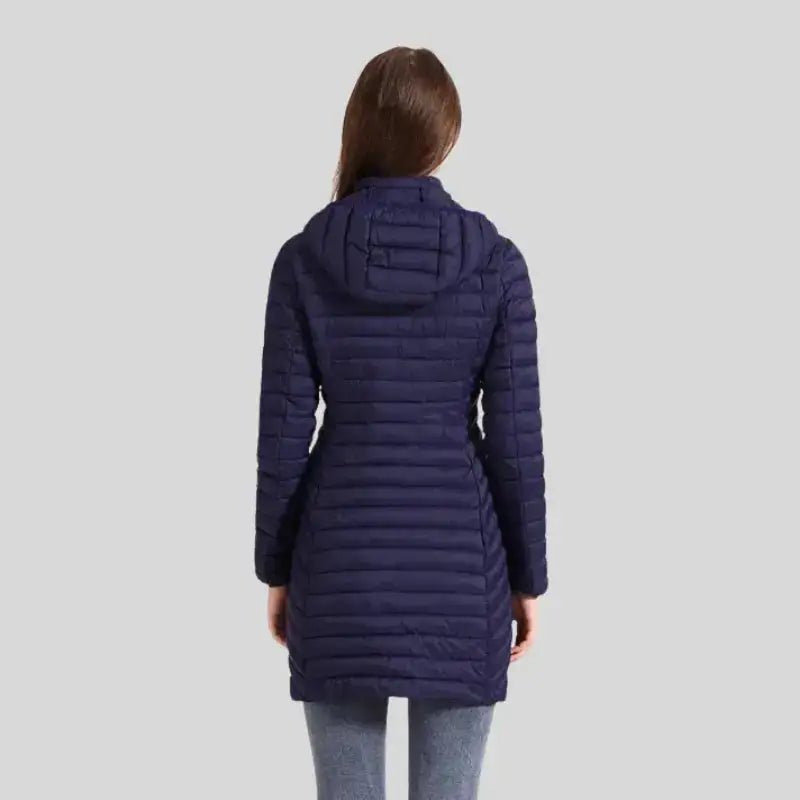 Parka femme longue matelassée beige à capuche vue arrière, style élégant et confortable.