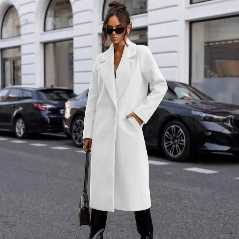 Parka femme hiver avec tissu extérieur déperlant et confort optimal, trench blanc long