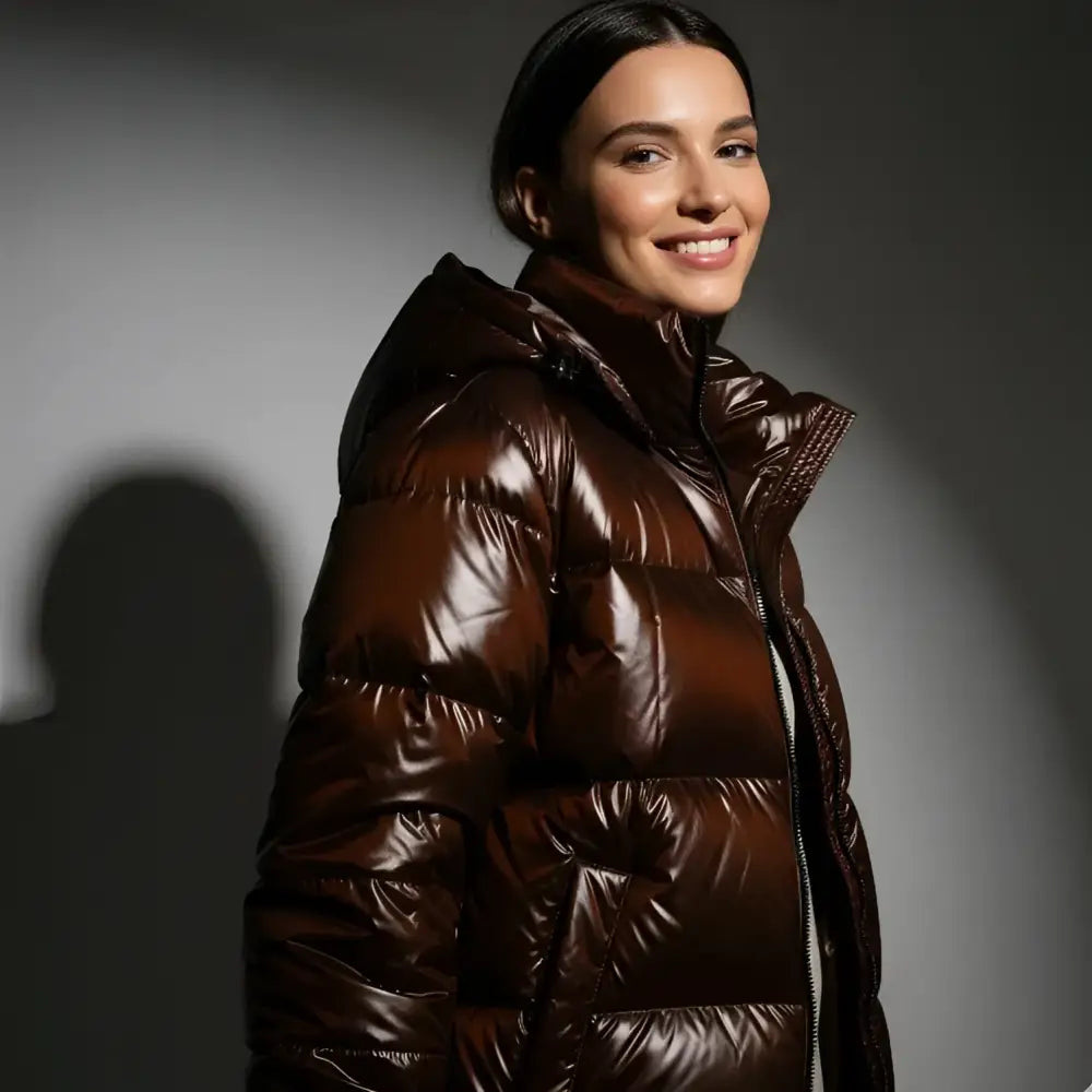 Parka femme longue bleu marine, glossy dark brown puffer jacket with hood et poches pratiques