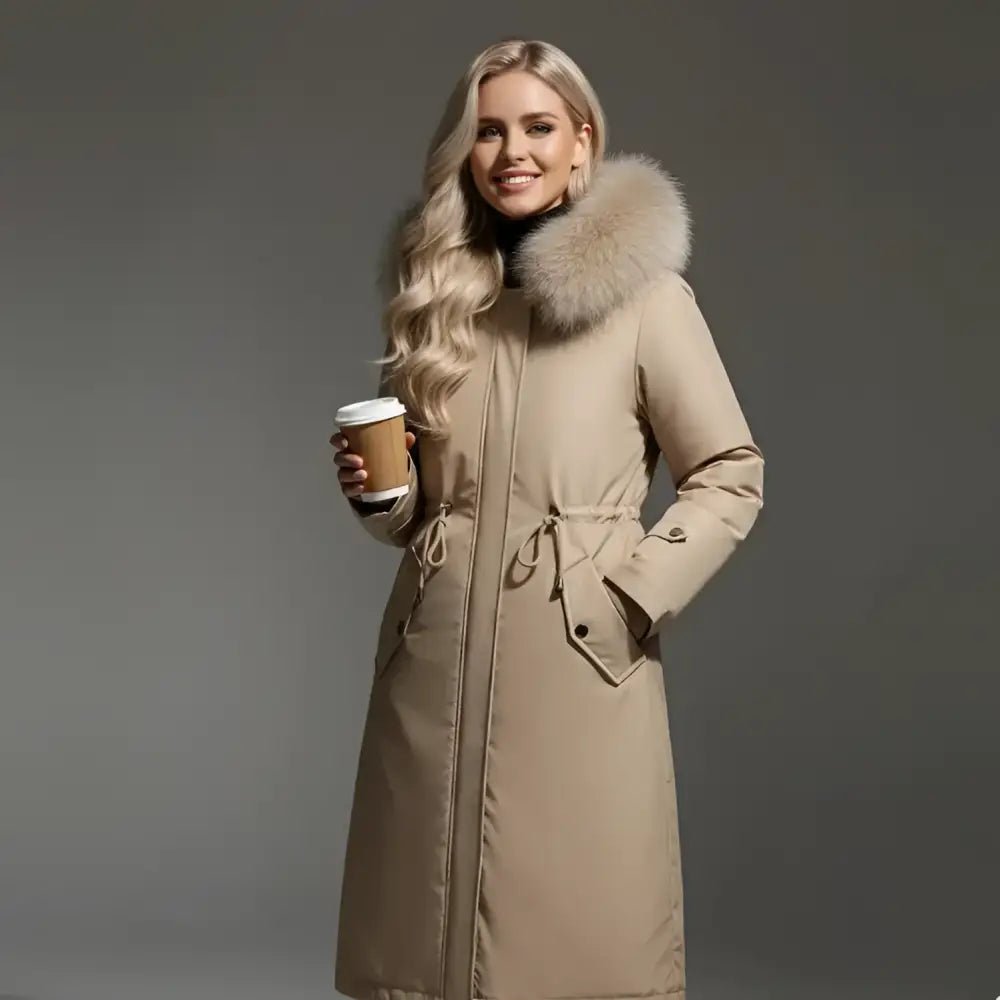 Parka femme hiver col fausse fourrure avec un col en fausse fourrure et un gobelet de café