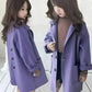 Deux jeunes filles portant des parka fille à style moderne pour activités quotidiennes