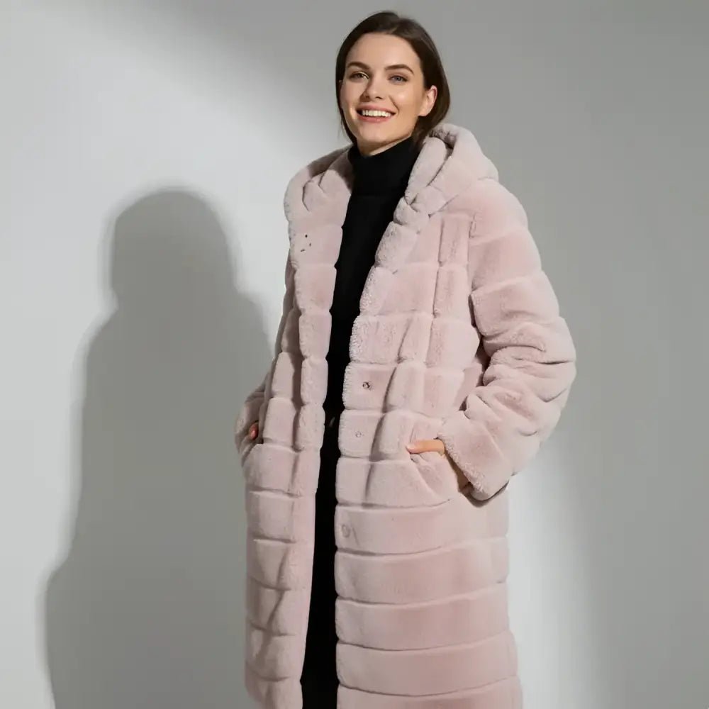 Parka femme longue capuche fourrée rose pâle, manteau chaud et élégant, parfait pour l'hiver.