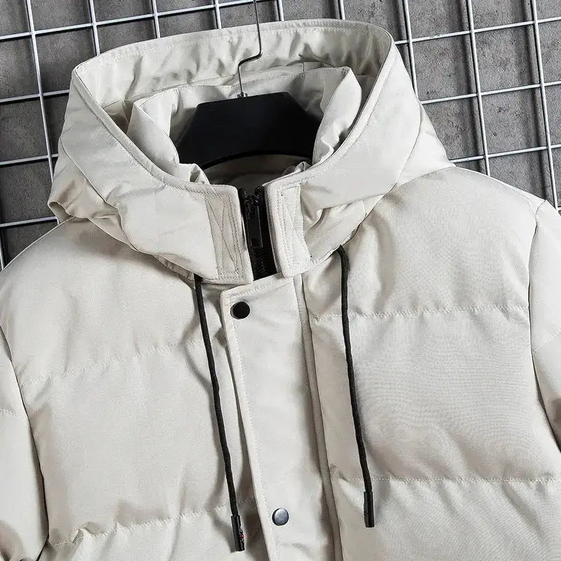 Parka hiver homme coupe bouffante en polyester couleur blanc avec capuche.