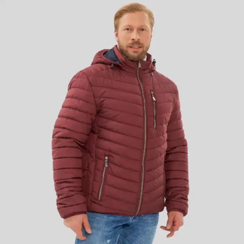 Parka homme matelassée multicolore, modèle rouge, avec capuche, style moderne et décontracté.