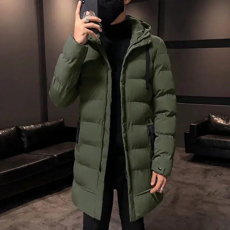 Parka homme chaude matelassée en vert olive, idéale pour l'hiver et un style moderne.