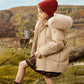 Jeune fille portant une parka fille imperméable légère coupe vent avec capuche en fourrure