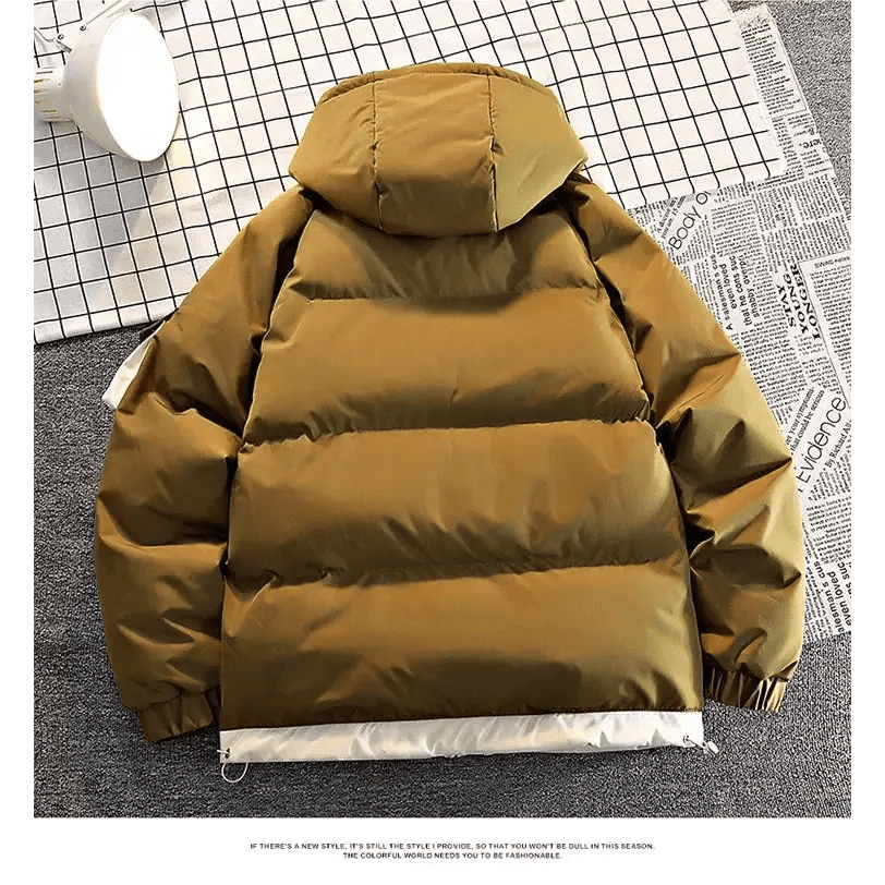 Parka kaki homme ajustée avec capuche, vue arrière, style moderne et ajusté.