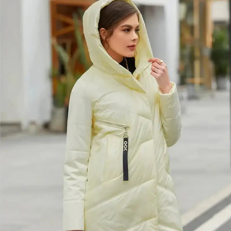 Parka longue pour femme en jaune clair avec quilting diagonale et confort optimal