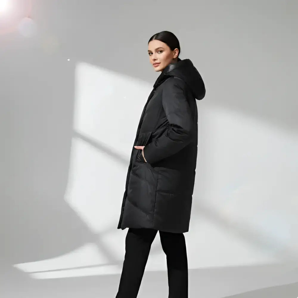 Femme en parka longue pour femme, style intemporel et confort optimal