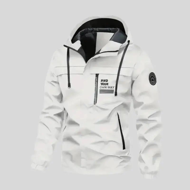 Parka militaire homme à capuche blanche avec logo, style contemporain et fonctionnel.