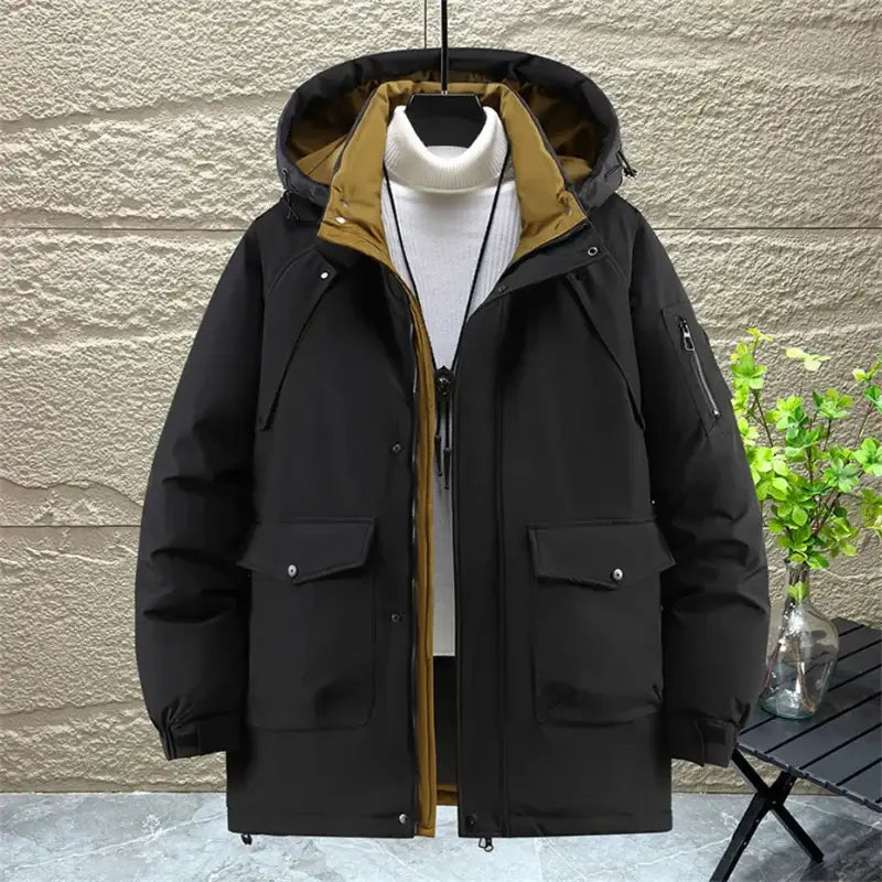 Parka pour homme noire avec capuche ajustable, doublure intérieure tan et usage quotidien
