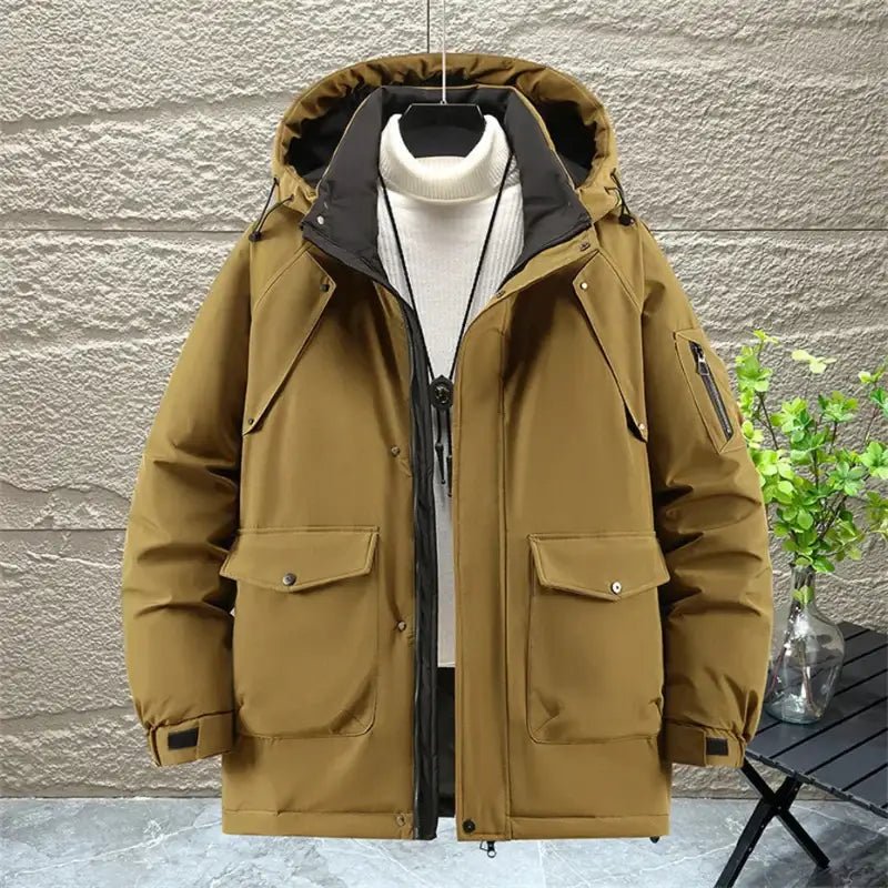 Parka grande taille homme à capuche Le Costaud en brun, idéale pour les morphologies XL à 7XL.